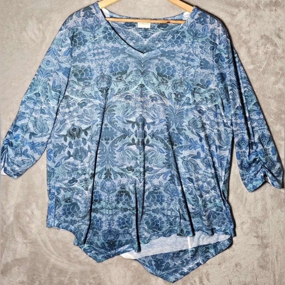 Chicos‎ Women's 3/4 Sleeve Blouse With Asymmetrical Hem Blue And Green.